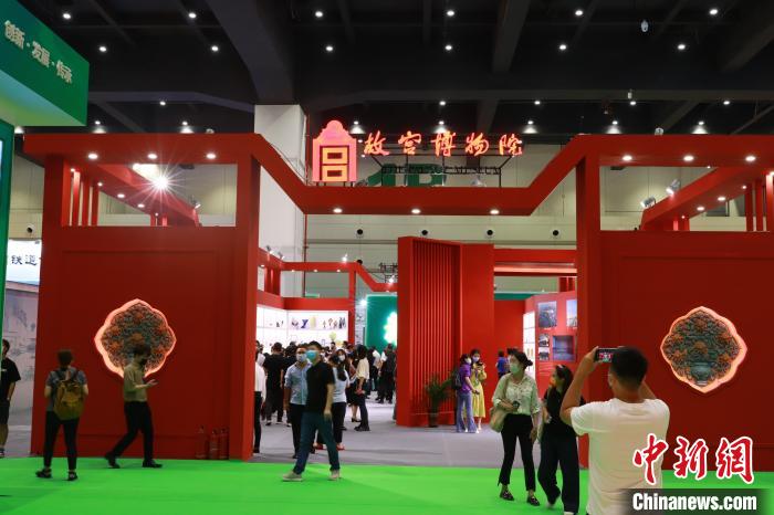 图为故宫博物院展区。　程航 摄