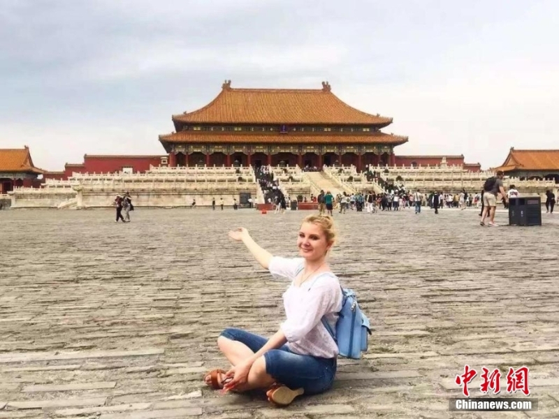 俄罗斯主播Elena在中国故宫参观。 受访者本人提供