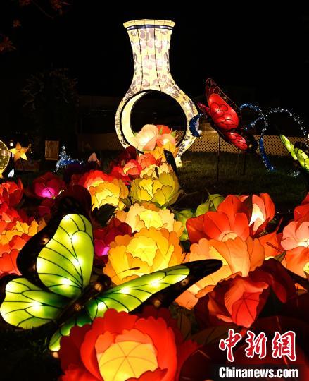 香港特区政府康乐及文化事务署将于7日至12日举办中秋彩灯展。　政府新闻网 摄