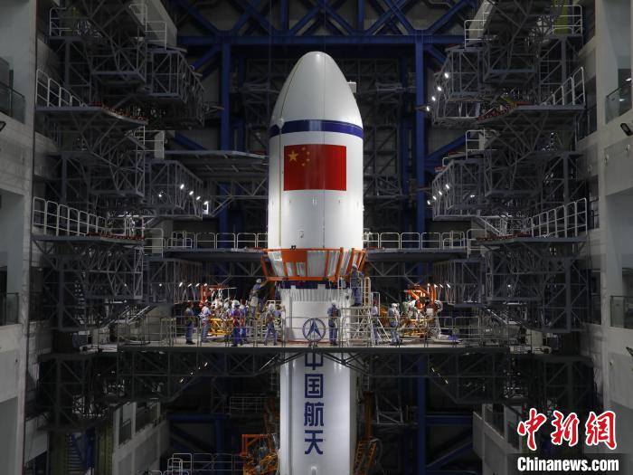 9月13日，长征七号A遥五运载火箭在文昌航天发射场乐成发命中星1E卫星。　肖国军、姜文博 摄