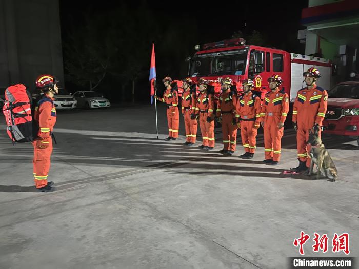 新疆皮山县发生4.6级地震当地消防救援力量集结出动
