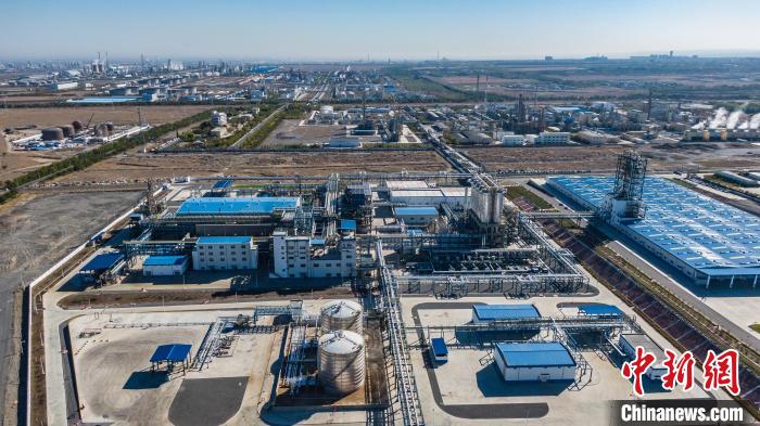 新疆和中石油合作首套EVA项目投料开车成功