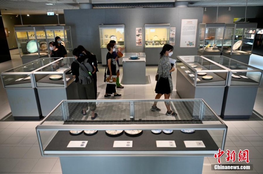 香港中大文物馆展出170多套清代广珐琅等作品