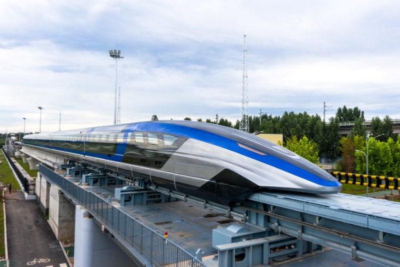 时速600公里高速磁浮交通系统在青岛进行调试试验。（图源：中国日报）