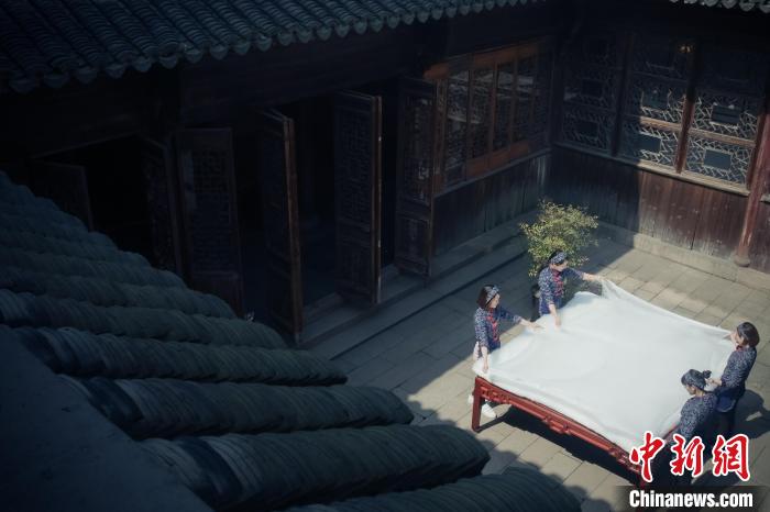 蚕丝被制作技艺 “锦绣中华 丝韵江南”传统织染绣艺术与生活展组委会供图