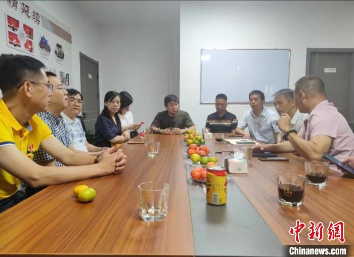 与启动仪式一并举行的座谈会。　傅飞扬 摄