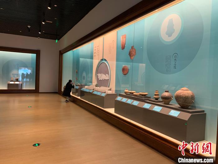 “和合中国”展览展出“和合”文化有关文物、古籍402件/组(436单件)。　韩宏 摄