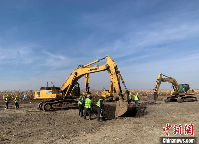 哈伊高铁哈尔滨至铁力段首个工点施工现场 史轶夫 摄