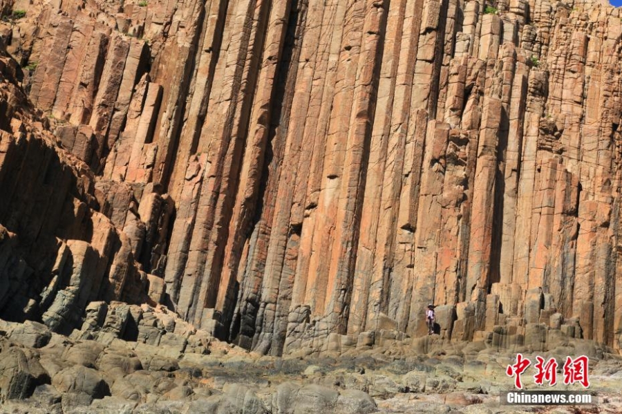 香港地质公园早白垩世流纹质岩柱群入选为首百个国际地科联地质遗产地
