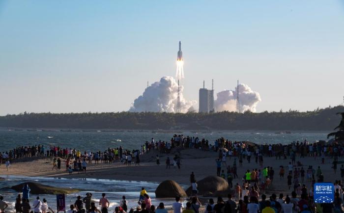 2020年5月5日，为我国载人空间站工程研制的长征五号B运载火箭在海南文昌首飞成功。新华社记者 郭程 摄