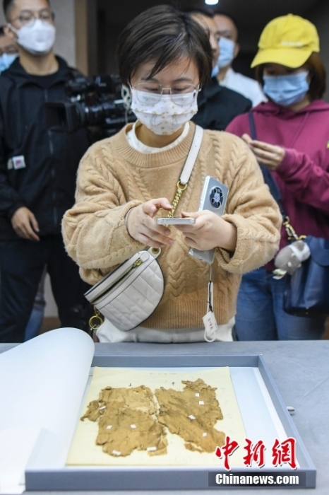 马王堆汉墓出土丝织品中发现织有成句吉祥语