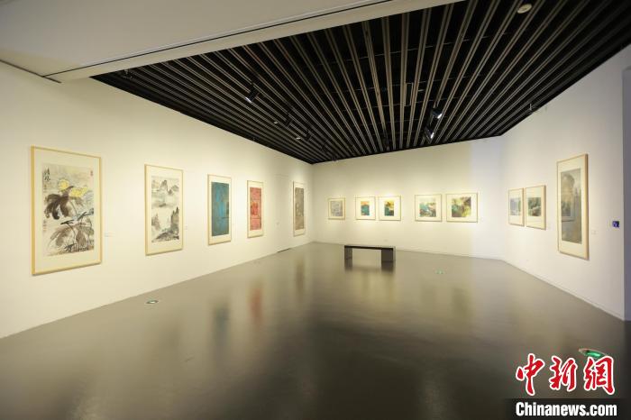 第五届中国泼彩画双年展。　刘海粟美术馆 供图
