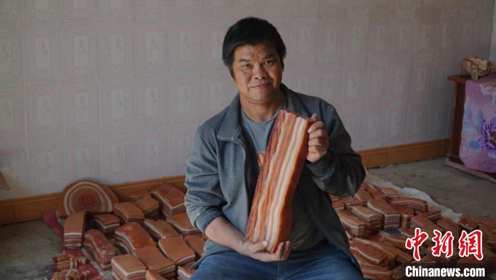 广西奇石似猪肉因美好寓意受中国民众青睐
