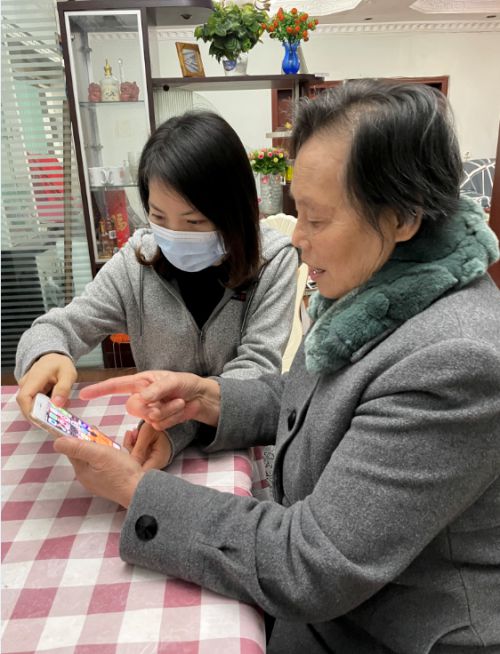 荆门联通客服代表汪梦云解决王大妈的“烦心事”