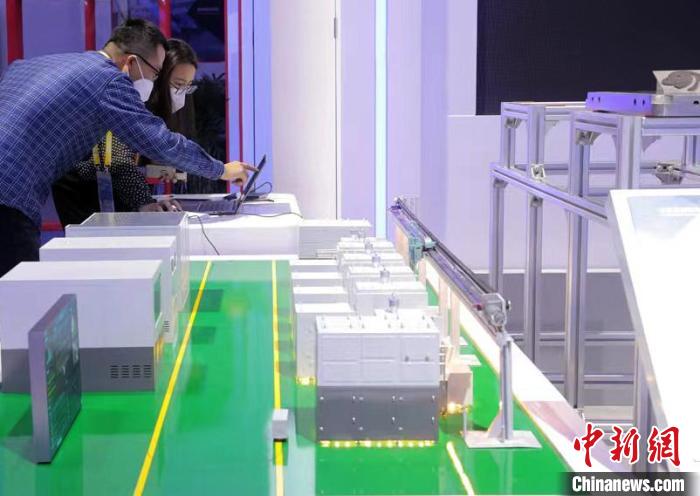 中国航展上，北京星航参展的“5G+工业互联网”增材制造生产线。　封晓东 摄