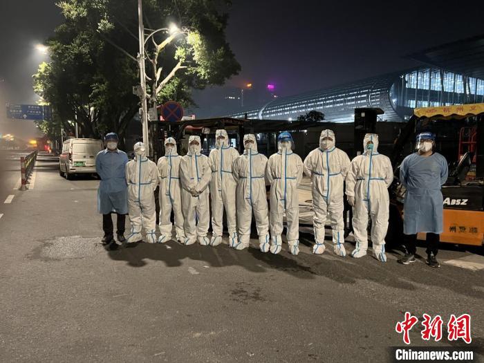 维保团队进驻广州琶洲方舱医院 中建八局 供图