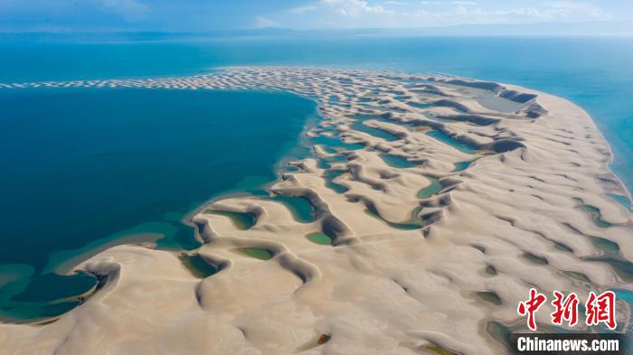 图为马海清摄影作品《水上沙漠》。　祁连山国家公园青海省管理局供图