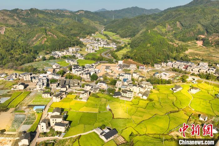 江西龙南市全力实施乡村建设，建设宜居宜业秀美乡村。(资料图) 李林烜 摄