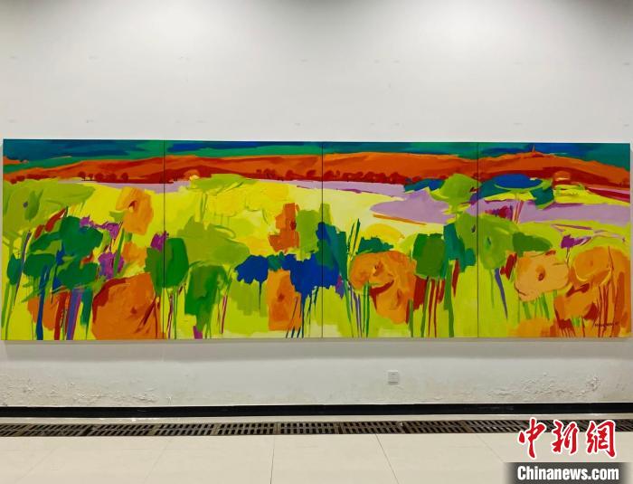 晨晓作品 方堃 摄