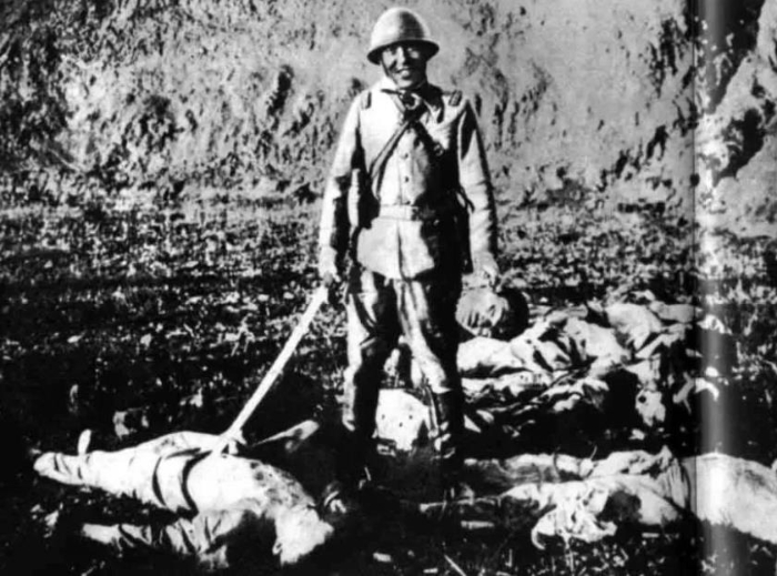 图为日军杀害中国军民。
