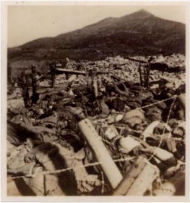 紫金山下，被日军屠杀的同胞尸体堆积如山。图源：侵华日军南京大屠杀遇难同胞纪念馆网站