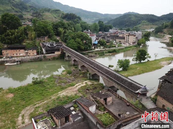中国最长木拱廊桥万安桥烧毁