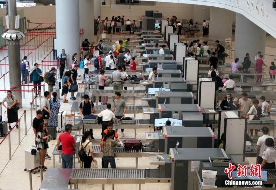 资料图：高铁西九龙站。 <a target='_blank' href='/'>中新社</a>记者 张炜 摄