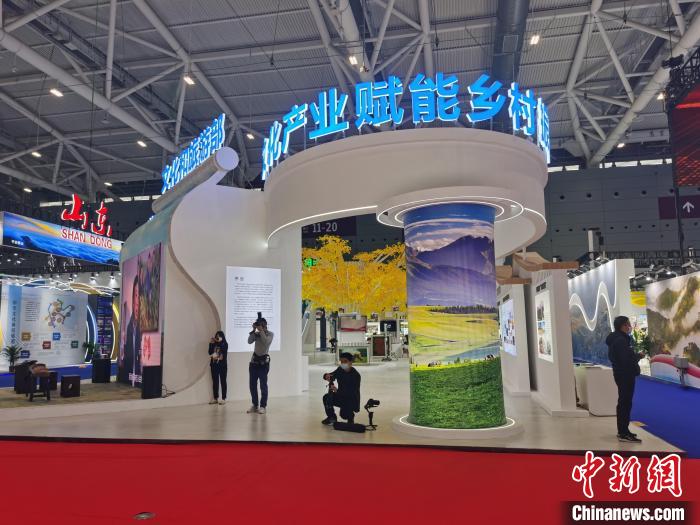 深圳文博会首次推出文化产业赋能乡村振兴展区，图为展区现场。郑小红 摄1