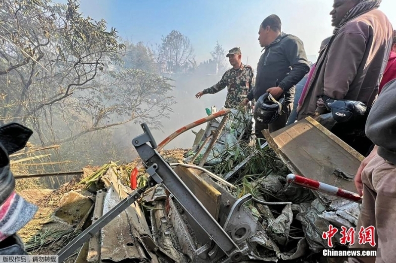 尼泊尔一架载有72人客机坠毁 直击事发现场