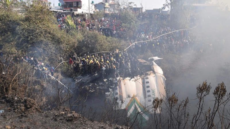 当地时间1月15日，尼泊尔雪人航空公司一架载有72人、从加德满都飞往博克拉的客机坠毁。（图源：路透社）