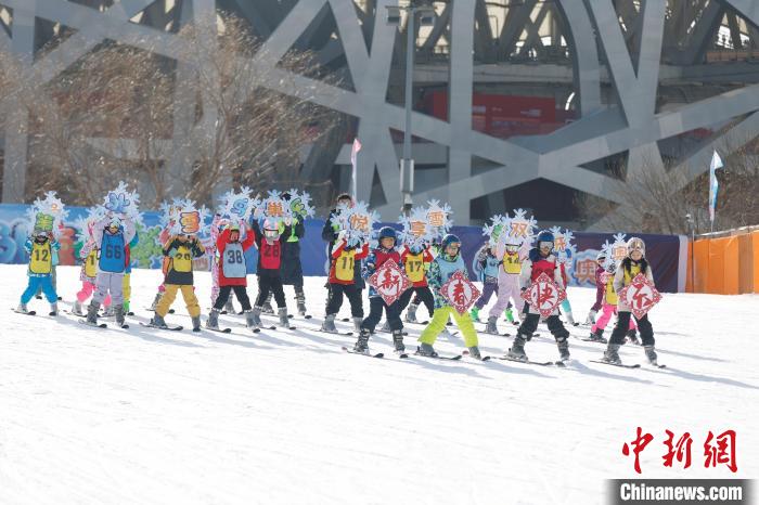图为第十二届鸟巢欢乐冰雪季活动现场。　<a target='_blank' href='/'>中新社</a>记者 韩海丹 摄