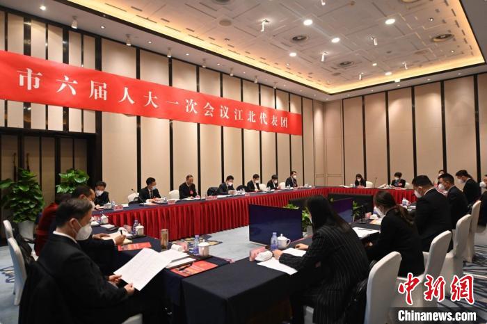 图为重庆市六届人大一次会议江北代表团审议重庆市人大常委会工作报告现场。　重庆市江北区人大常委会信息中心供图