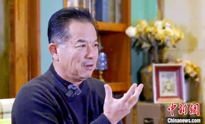 圖為陶春接受採訪。　趙基偉 攝