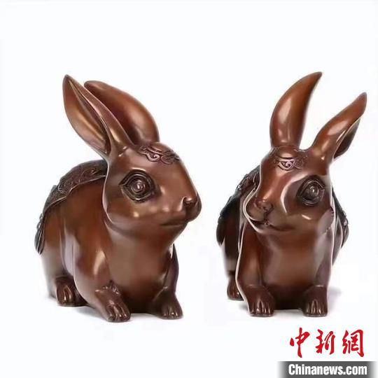 （新春走基层）甘肃非遗人“兔年说兔”：融动漫元素创意制品订单不断