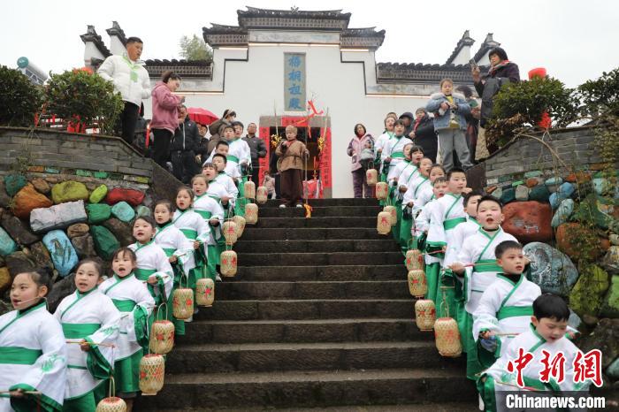 浙江衢州举行九华立春祭迎接春神祝福