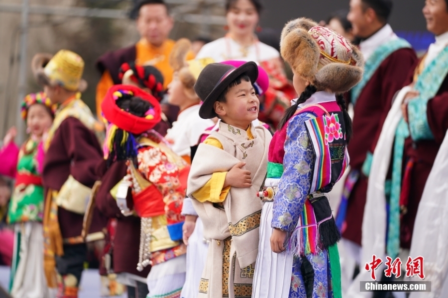 云南迪庆藏历新年文化和旅游活动开幕