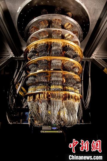 谷歌“量子人工智能”的一个完全组装量子系统的照片(图源：谷歌“量子人工智能”团队)。　施普林格·自然 供图