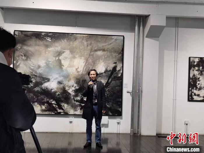 法籍华人画家叶星千上海举行个展阐释中西艺术融合的思考与感悟