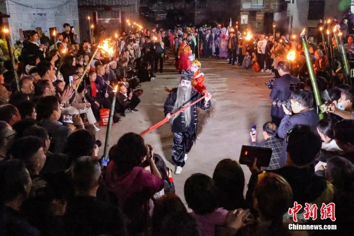 湖南非遗“临武夜故事”开演