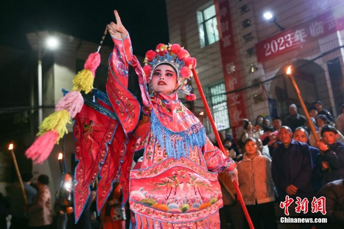 湖南非遗“临武夜故事”开演