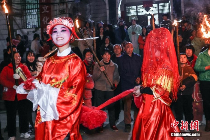 湖南非遗“临武夜故事”开演