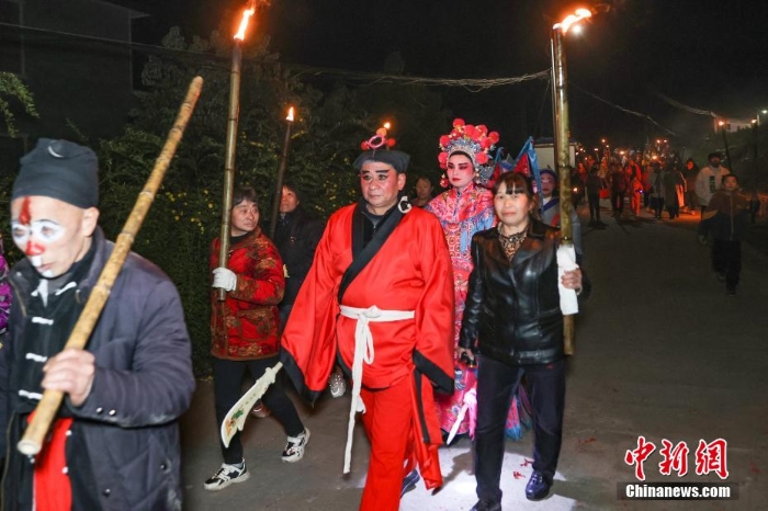 湖南非遗“临武夜故事”开演