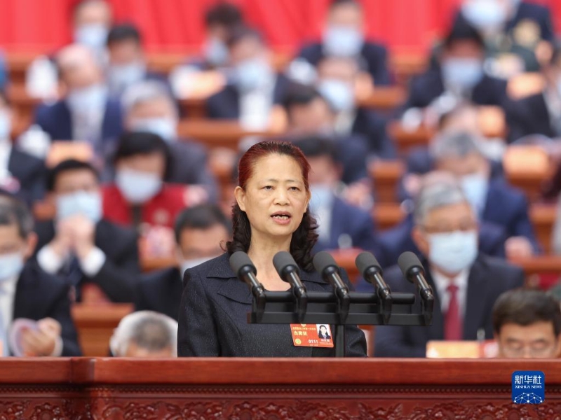 3月7日，全国政协十四届一次会议在北京人民大会堂举行第二次全体会议。这是田红旗委员代表民革中央作大会发言。（图源：新华社）
