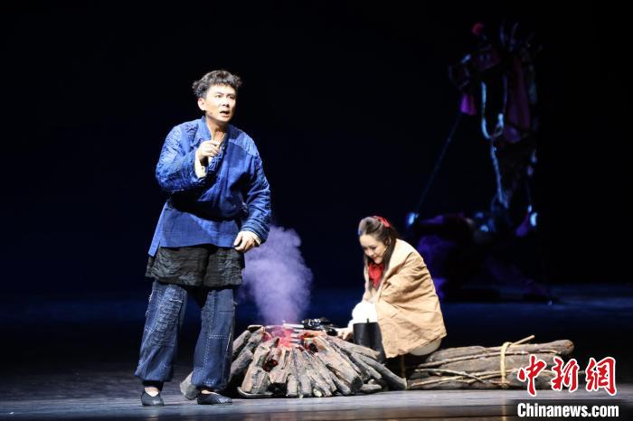 13日至14日，赣南采茶戏《一个人的长征》在北京中央歌剧院演出。　中共赣州市委宣传部 供图