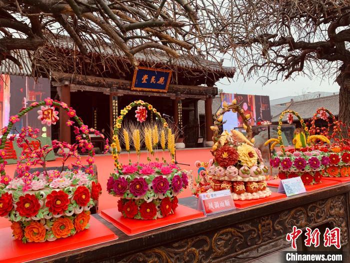 霍山“风调雨顺”组合年馍。　任丽娜 摄