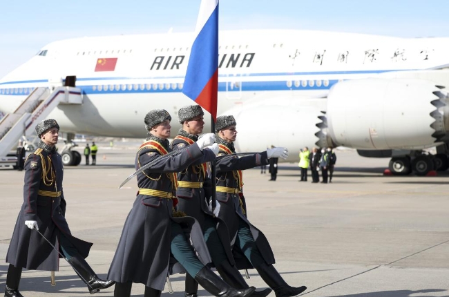 高清大图丨习主席抵达莫斯科，俄方隆重欢迎