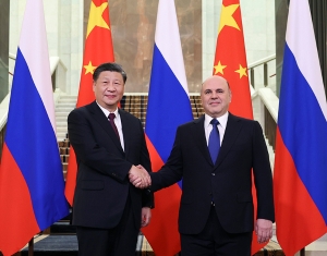 习近平会见俄罗斯总理米舒斯京