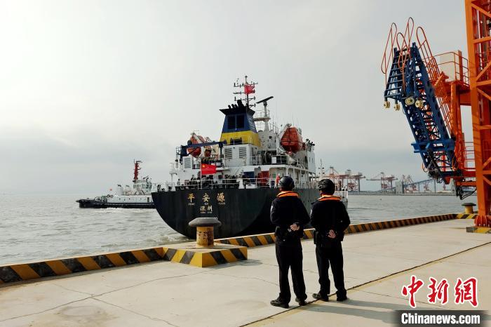 福建漳州首船丙烯产品销往台湾