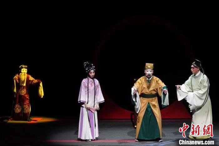 Photo provided by the performer of Peking Opera 
