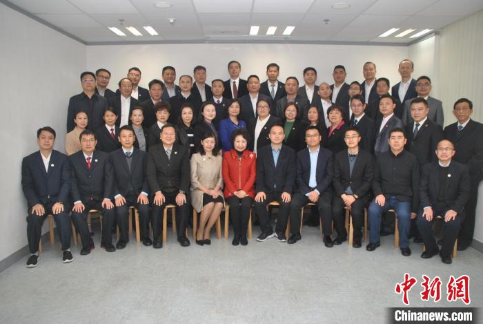 2018年贵州千人赴港培训计划生态文明建设与环境保护专题培训班(资料图)。　香港金融管理学院供图